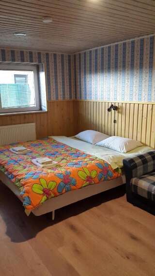 Отель Terve Hostel Пярну Двухместный номер с 1 кроватью или 2 отдельными кроватями-1